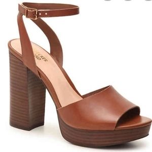 New! Bleecker and Bond. Sienna Platform Sandals